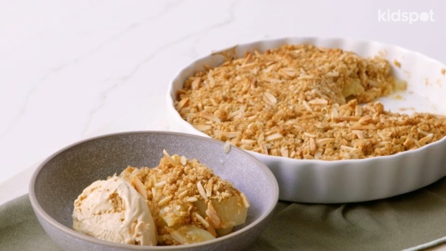 How to make the easiest apple crumble