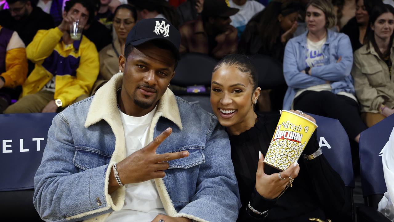 Deshaun Watson and Jilly Anais attend a basketball game. Photo by Kevork Djansezian/Getty Images.