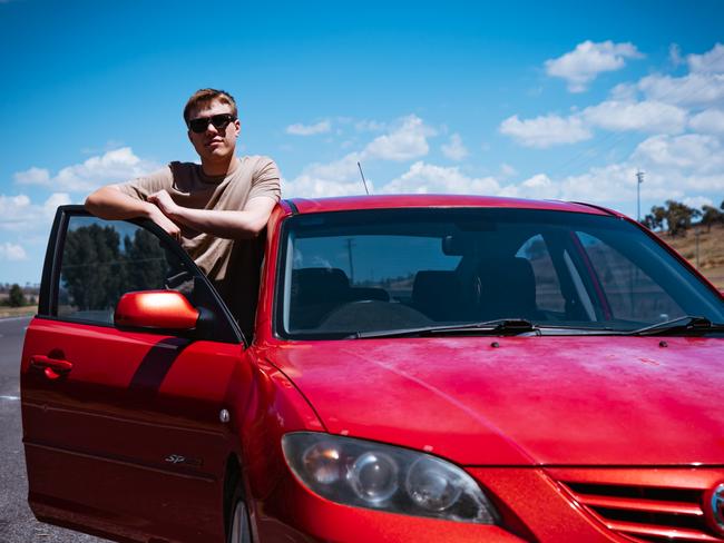 P pLate driver Luke Clemens pictured with his car in Bathurst. COUNTRY kids will get $5000 to buy a safer car after Premier Dominic Perrottet vowed to make regional roads safer at the daily telegraphs bush summit. , Up to 1000 drivers will be eligible for the subsidies. . Picture Pat Greer.