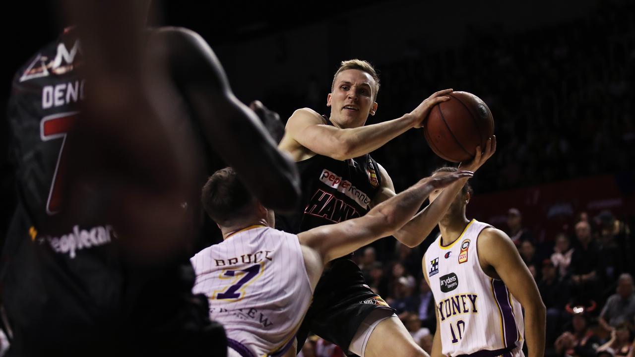 The Hawks and Kings clash last season.