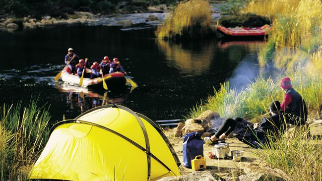 The state government refuses to ban public camping on farmland, despite supporting city zoos’ telling farmers to stay away for fear of introducing FMD.