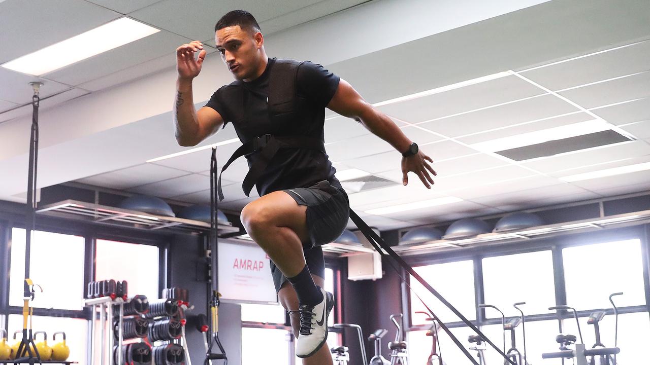 Valentine Holmes will have to work his BUTT off to cut the Jets’ roster. But he has the athleticism and work ethic to give himself a shot.