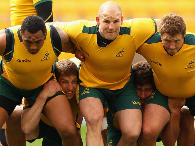 WELLINGTON, NEW ZEALAND - SEPTEMBER 22: The front row of Sekope Kepu (L), Stephen Moore and James Slipper (R) of the Wallabies practice in the scrum during an Australian Wallabies IRB Rugby World Cup 2011 captain's run at Wellington Regional Stadium on September 22, 2011 in Wellington, New Zealand. (Photo by Cameron Spencer/Getty Images)