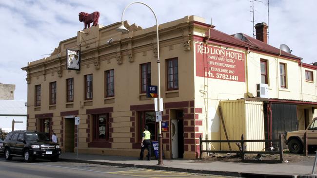 The Red Lion Hotel in Kilmore.