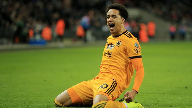 LONDON, ENGLAND - DECEMBER 29:  Helder Costa of Wolverhampton Wanderers celebrates after scoring his team's third goal during the Premier League match between Tottenham Hotspur and Wolverhampton Wanderers at Tottenham Hotspur Stadium on December 29, 2018 in London, United Kingdom.  (Photo by Marc Atkins/Getty Images)