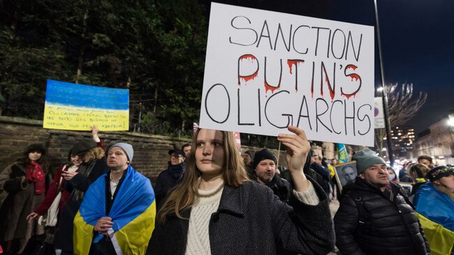 Protesters have called on Putin’s oligarchs to be sanctioned. Picture: Wiktor Szymanowicz/Future Publishing via Getty Images