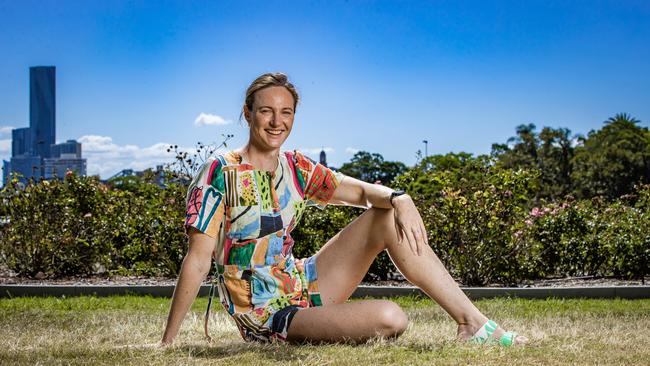 Cate Campbell says female swimmers often outperform their male counterparts, partly because they have equal funding and support. Picture: NIGEL HALLETT