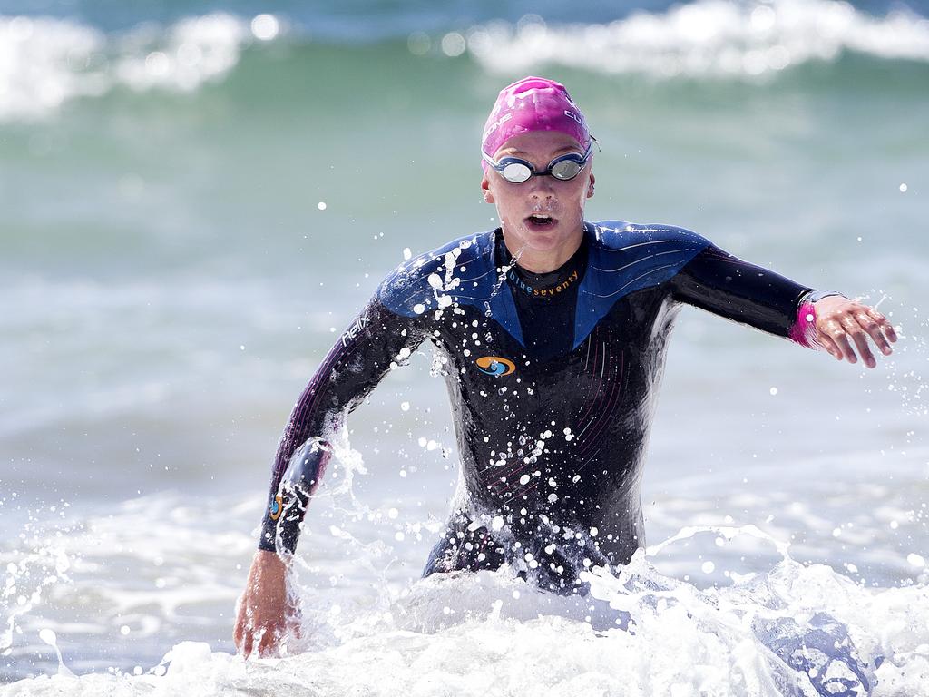 Finish of swim leg of the Women's Elite &amp; U23 Devonport Triathlon. PICTURE CHRIS KIDD