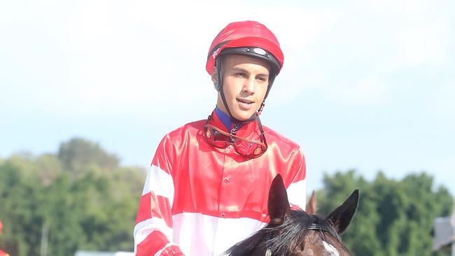 Aquis Park. Race 3 winner number 6, VAINITY. Jockey is Jed Hodge, trainer is Helen Page.Photo by Richard Gosling