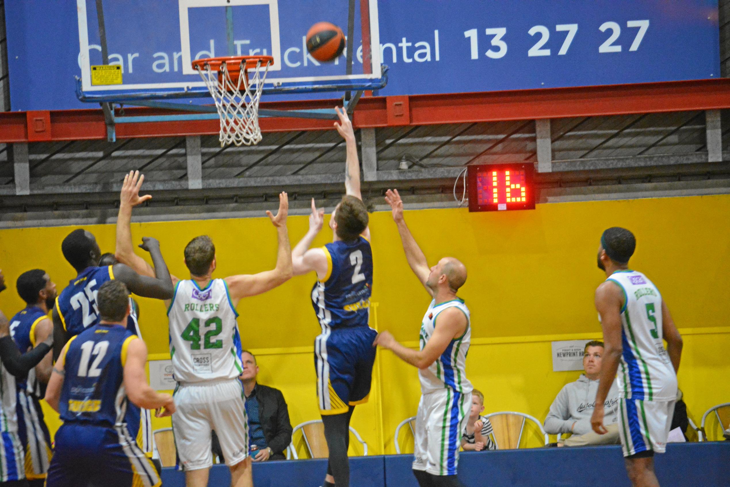 Jared Blanchard goes up for two. Picture: Nick Kossatch GLA040819QBL