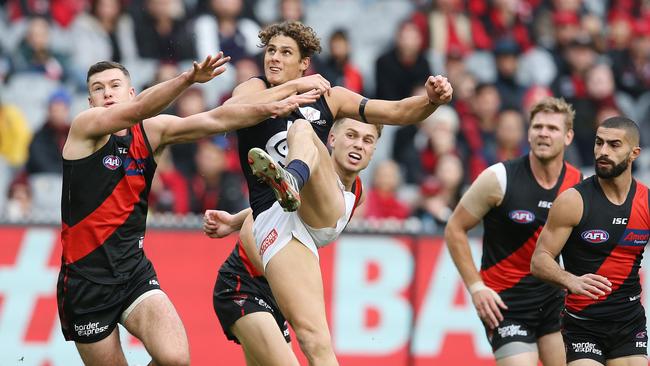 Charlie Curnow snaps a goal for the Blues. Picture: Michael Klein