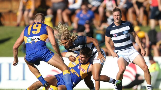 Andrew Gaff won plenty of ball in his return. Picture: Getty Images 