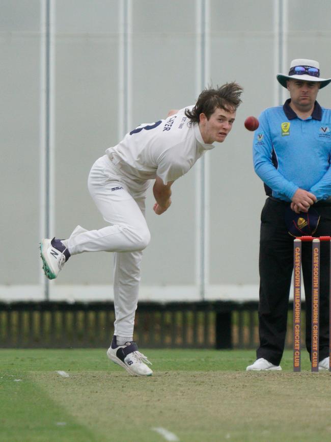 Cory Cater bowling for Kingston Hawthorn.