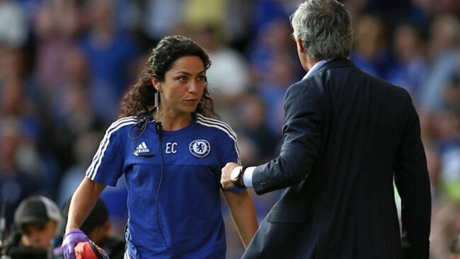 Chelsea's doctor Eva Carneiro appears to have an argument with Jose Mourinho.