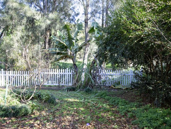 The garden at the Como house before … Picture supplied by Foxtel.