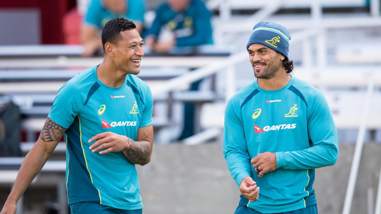 Karmichael Hunt will play alongside Israel Folau after being given a Super Rugby lifeline by the Waratahs.