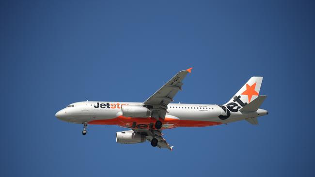 Jetstar baggage handlers have accepted a new three-year wage deal.