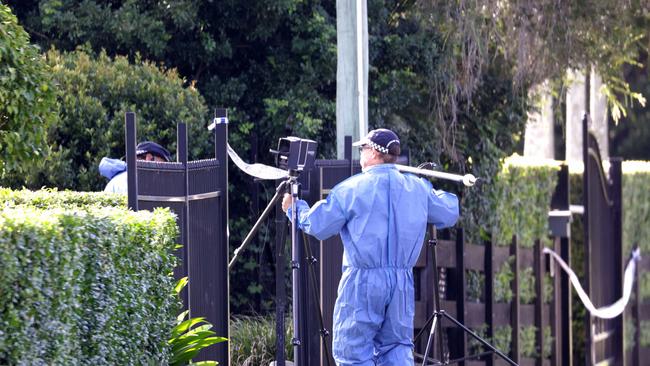 Police remain at the Burpengary East home. Picture: NCA NewsWire/ Steve Pohlner