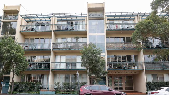 Townhouses in Wells St. Southbank have become a hotspot for Covid-19. Residents have been encouraged to get tested. Picture : NCA NewsWire / Ian Currie