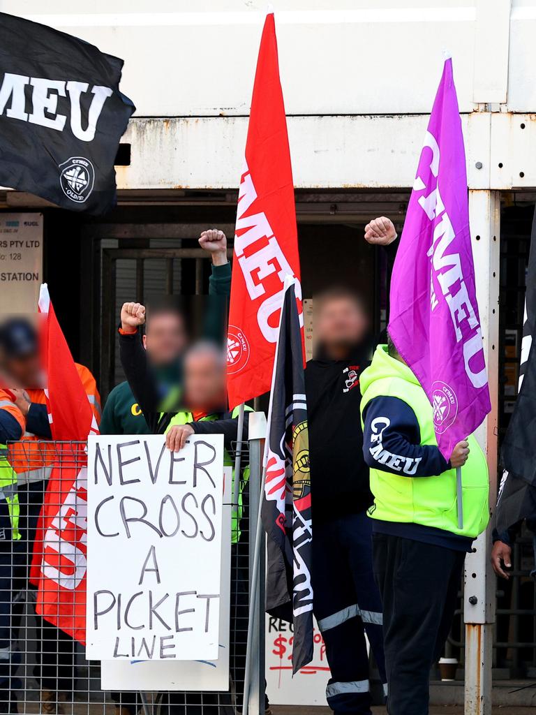 CFMEU members pictured blocking Cross River Rail workers from entering the Roma Street station worksite. Brisbane Tuesday 16th July 2024 Picture David Clark