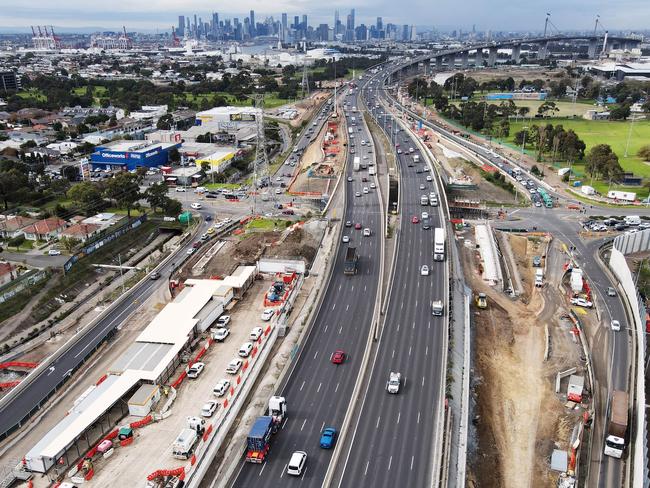 The rise in salaries is despite a mountain of issues on the West Gate tunnel. Picture: Aaron Francis