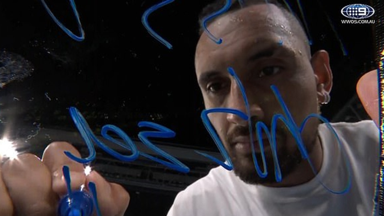 Nick Kyrgios writes a message to his girlfriend Chiara Passari.