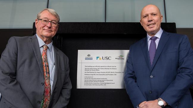Minister Peter Dutton and USC Vice-Chancellor Professor Greg Hill officially open USC Moreton Bay's foundation building at Petrie.