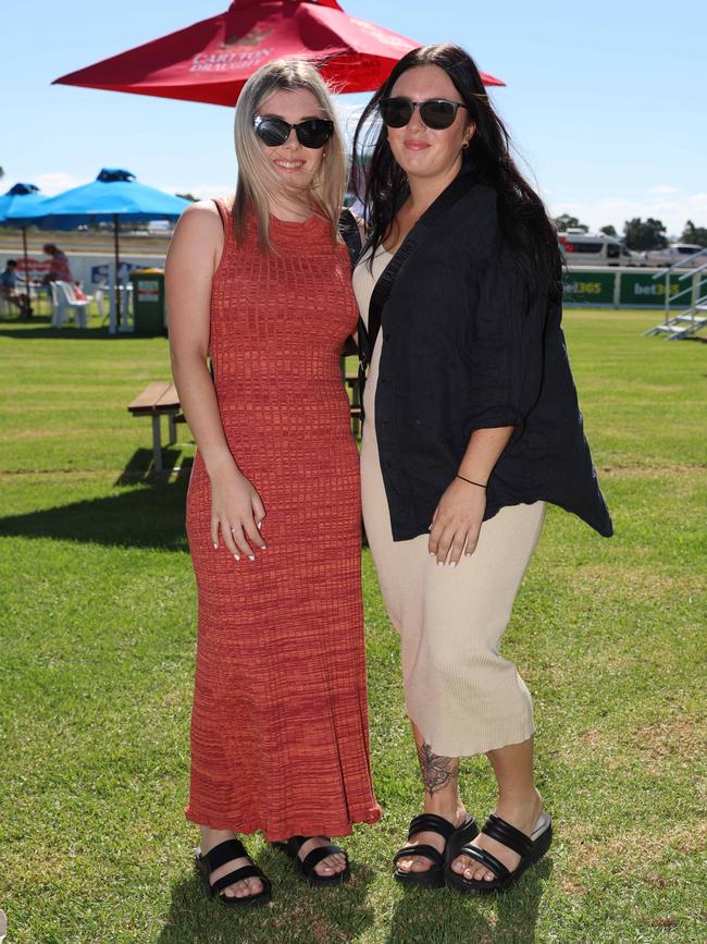 BAIRNSDALE, AUSTRALIA – MARCH 22 2024 Stacey Flinn and Megan Flinn attend the Bairnsdale Cup race day. Picture: Brendan Beckett