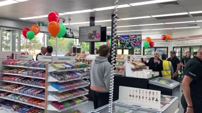 ‘Worth the wait’: Hundreds turn out to celebrate new servo