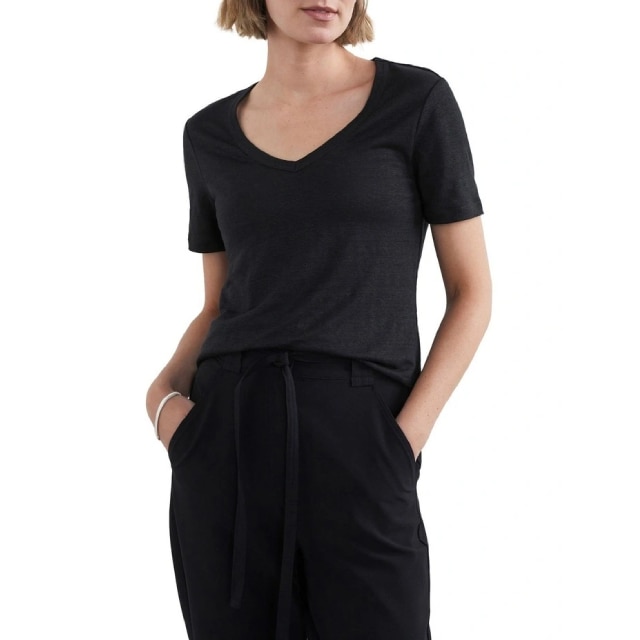 Perfect Black Shirt for Women: Style and Buying Guide 2023