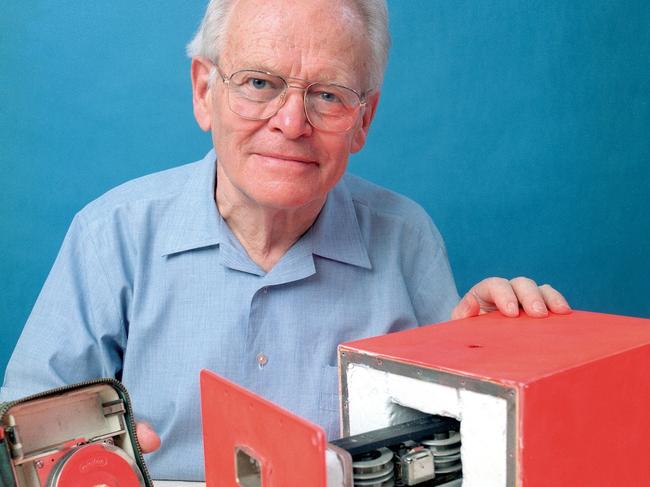 Scientist David Warren invented the 'black box' flight data recorder.