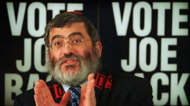 Joe Gutnick launching his campaign for re-election to the Melbourne Football Club board in October 2001. Picture: Craig Borrow