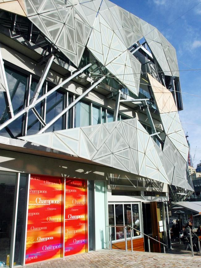 The Yarra Building will be demolished to make way for the Apple Store.