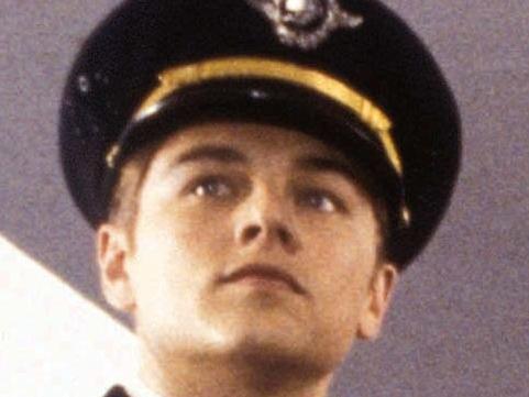 p29//# ALERT ALERT #### BEFORE REUSE OF THIS IMAGE CHECK CONTENT AND COPYRIGHT ISSUES WITH THE /PICTURE /DESK- Actor LEONARDO DICAPRIO as Frank Abagnale, TOM HANKS as FBI Agent Carl Hanratty, on the set of CATCH ME IF YOU /CAN, with director Steven Spielberg. picAndrew/Cooper. �2002 /DREAMWORKS /LLC. film industry profile