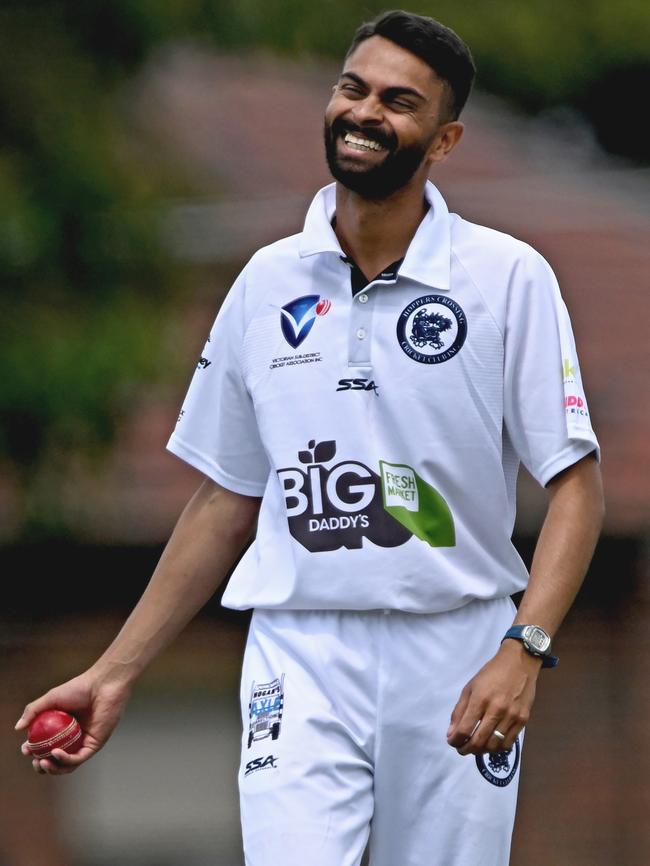 Hoppers Crossing bowler Abbas Faiyaz. Picture: Andy Brownbill