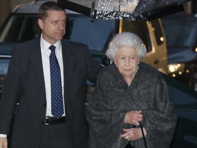 MUST CREDIT MEGA AGENCYONE TIME USE - WEB ONLYFEE APPLIES - CONTACT NETWORKQueen Elizabeth II at the Ivy in London. Also pictured : David Walliams and Princess Michael of Kent. 18 May 2017 Pictured: Queen Elizabeth II. Picture: Mega Agency