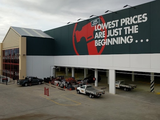 Bunnings bandit fleeces Gold Coast store of thousands in stock. Picture: Supplied