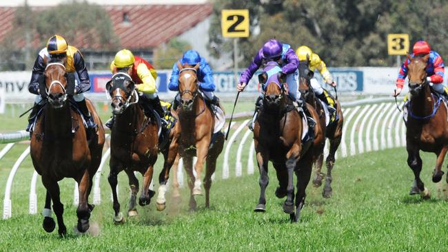 Epsom Handicap 2016: Happy Clapper’s Jockey Hoping To Draw Wide Barrier 