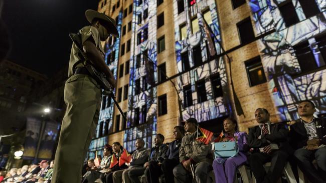 Large crowds of Sydneysiders have braved the cold to rise for the dawn service this Anzac Day. Picture: Getty Images