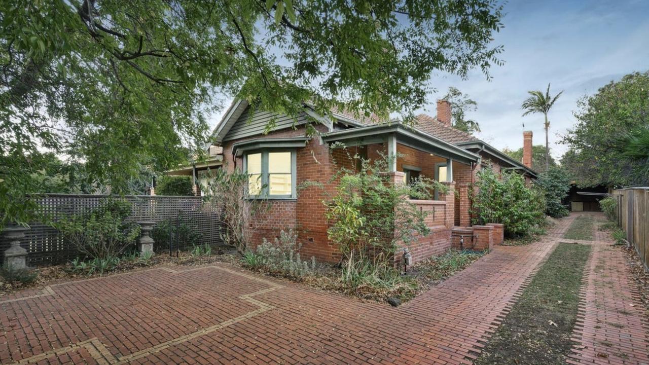5 Beaconsfield Rd, Hawthorn East achieved $2.12m as premium family homes continue to draw top dollar.