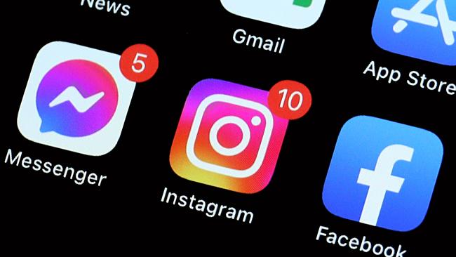 The committee is investigating enforcing age verification on social media platforms. Picture: NewsWire / Nicholas Eagar