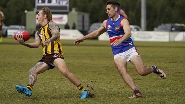 EFNL: Rowville’s Jai Coleclough looks for an option. Picture: Valeriu Campan