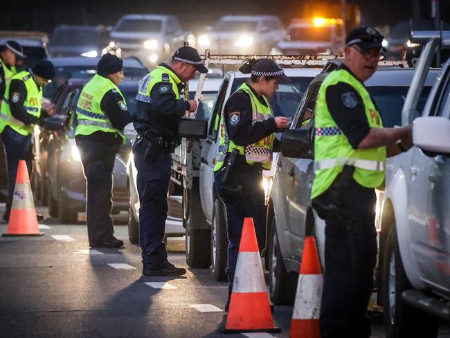 A checkpoint in Albury ahead of the border closing. Picture: Getty Images