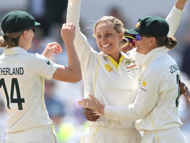 NOTTINGHAM, ENGLAND - JUNE 26: Australia bowler Ashleigh Gardner celebrates the final wicket of Danni Wyatt to win the match during day five of the LV= Insurance Women's Ashes Test match between England and Australia at Trent Bridge on June 26, 2023 in Nottingham, England. (Photo by Stu Forster/Getty Images)