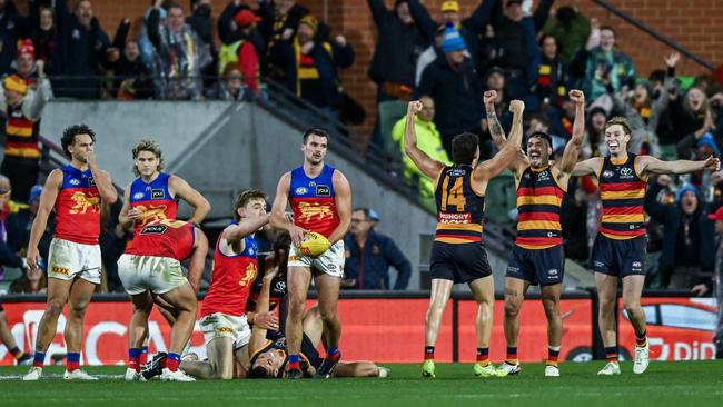 Crows celebrate the final siren. Photo by Mark Brake.
