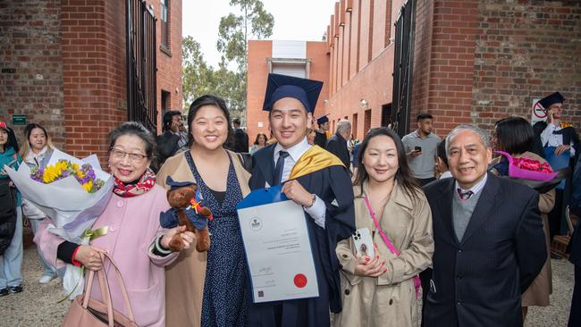 05-10-2023 Deakin University Accounting and Finance Graduation. Picture: Min Zhi Lu, Rebecca Ding, Kevin Cheng, Weilan Cheng, Futian Cheng