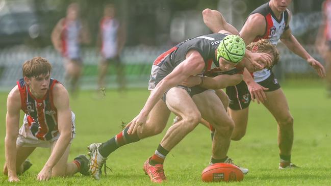 Morningside’s Ben Morison has eyes of the ball as usual. Photos by Stephen Archer