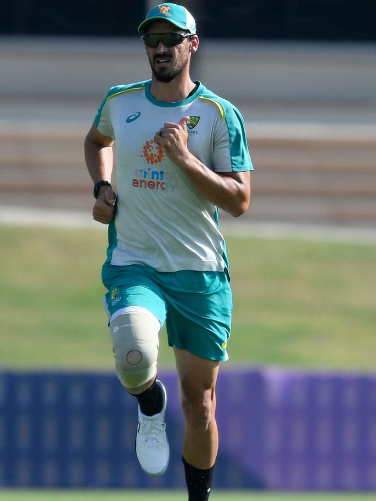 Starc is back at training after the injury scare. (Photo by Aamir QURESHI / AFP)