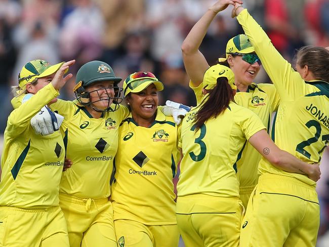 SOUTHAMPTON, ENGLAND - JULY 16: The Australia players celebrate their victory over England during the Women's Ashes 2nd We Got Game ODI match between England and Australia at Ageas Bowl on July 16, 2023 in Southampton, England. (Photo by Steve Bardens/Getty Images)