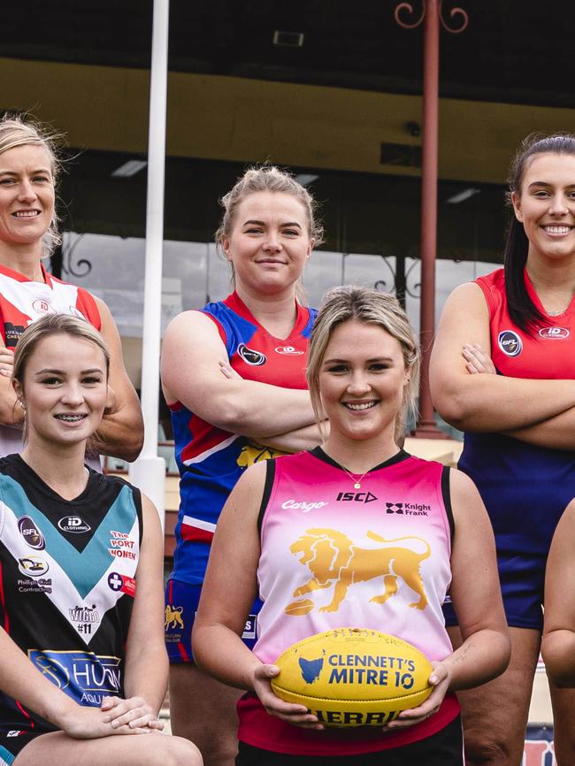 Anna Stanway (centre back), Huonville.